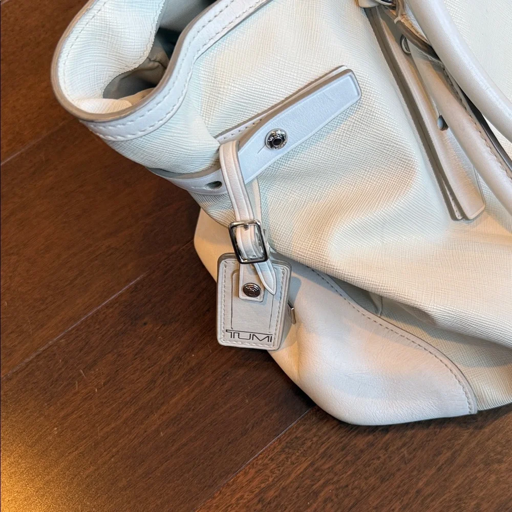 Tumi Cream Leather laptop businessTravel Tote Bag - Picture 2 of 9